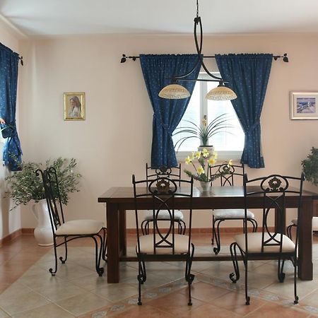 Apartment Parlov Rogoznica  Bilik gambar